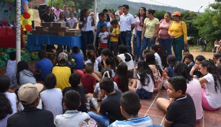 La comunidad infantil del asentamiento humano Las Cumbres fue la beneficiada. / Foto: Cortesía / La Opinión 