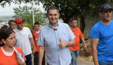 Con sobretasa de la gasolina y recaudos del municipio, Jácome propone recuperar la malla vial 