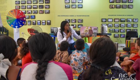 TIBÚ CELEBRÓ EL LIBRO CON LA FLIC CATATUMBO