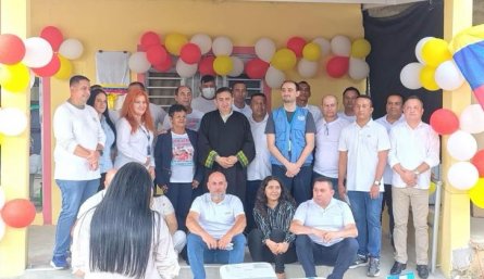 Comparecientes de la JEP restauraron a adultos mayores de las comunas 7 y 8 de Cúcuta/Foto cortesía