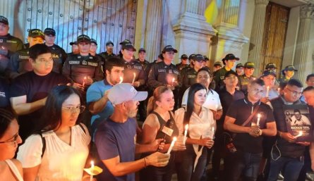 Periodistas cucuteños adelantaron una velatón en memoria del colega asesinado Cristian Herrera/Foto Leonardo Oliveros