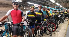 El grupo de ciclistas Los duros del MTB visitó las instalaciones de La Opinión.