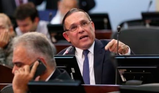 Efraín Cepeda presidirá el Senado