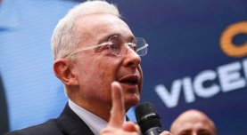 ÁLVARO URIBE 