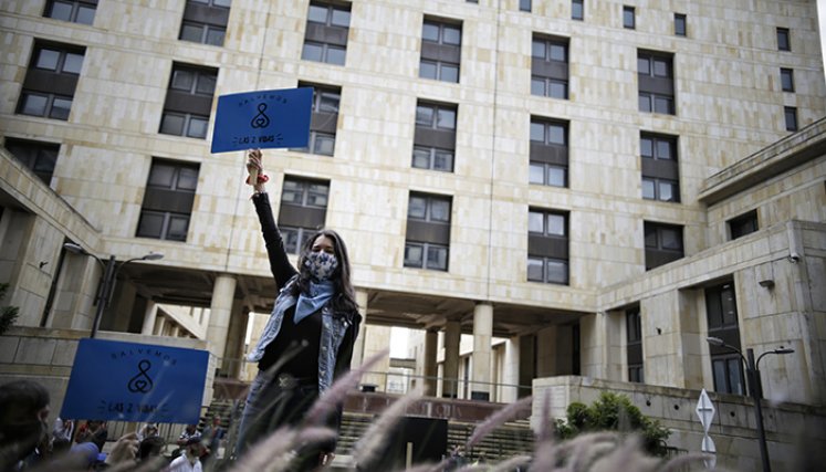 Manifestación ProVida encontrá de la despenalización del aborto, frente a la Corte Constitucional.