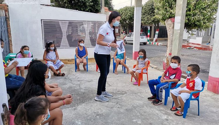 Niños del barrio La libertad disfrutaron de una tarde recreativa en compañía del servicio de la Biblioteca Pública Monseñor Luis Pérez Hernández. / Fotos cortesía