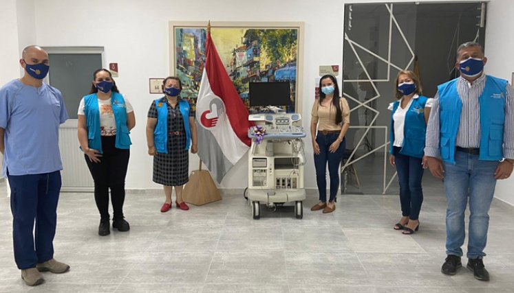 Donaron un Ecocardiograma para sus obras humanitarias. Foto: Cortesía