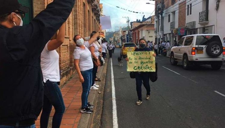 Los docentes esperan que se llegue a un pronto acuerdo para levantar la protesta.