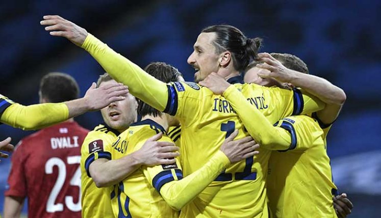 Zlatan Ibrahimovic (11), capitán de la selección de Suecia