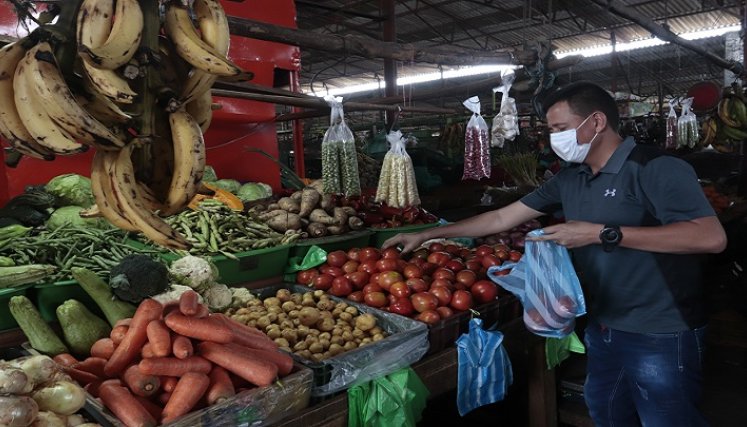 La papa, el limón y la arveja son algunos de los productos que han subido de precio.  / Foto: Luis Alfredo Estévez/ La Opinión 
