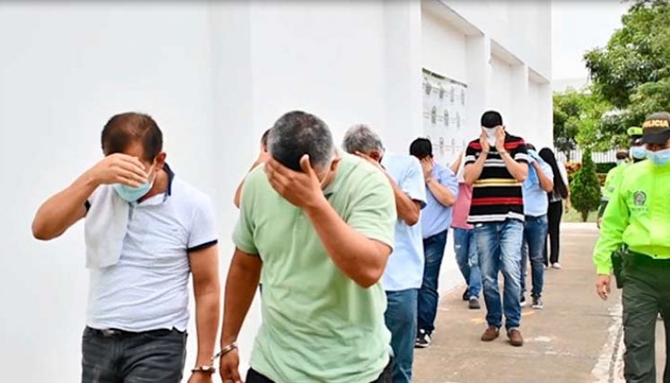 Momentos en que los miembros de la banda eran conducidos a la audiencia de legalización de captura./Foto Cortesía