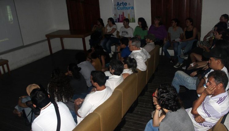 Proyección de cortometrajes en la Biblioteca Julio Pérez Ferrero.