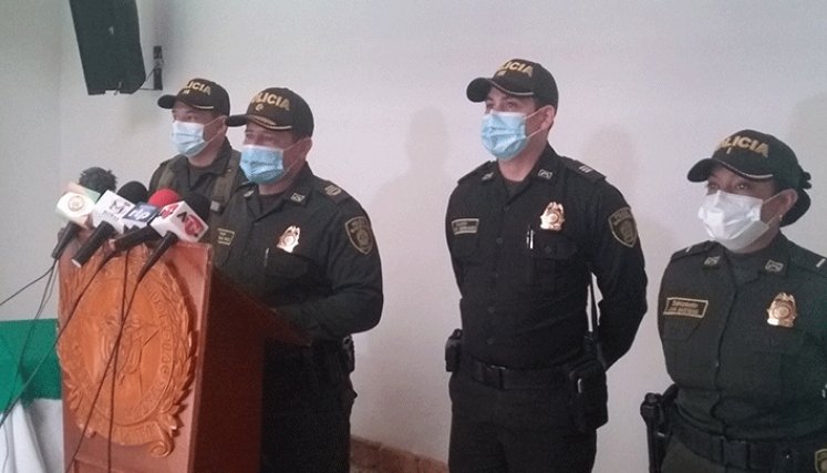 El oficial aconsejó que cuando una persona sea objeto de intimidaciones, de manera inmediata debe avisar a las autoridades. / Cortesía/ La Opinión 