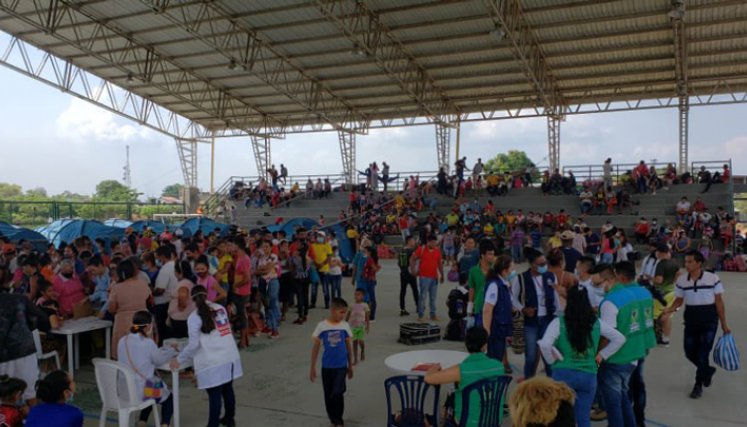 El desplazamiento masivo de venezolanos a Arauquita se generó debido a bombardeos de la guardia venezolana contra supuestos campamentos de las Farc./FOTO: Colprensa