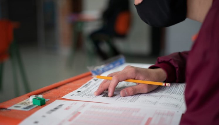 Las pruebas Saber Pro y Saber TyT son un requisito de grado para los estudiantes de carreras profesionales, técnicas y tecnológicas que ya hayan cursado y aprobado más del 75% de su programa académico. / Foto: Colprensa