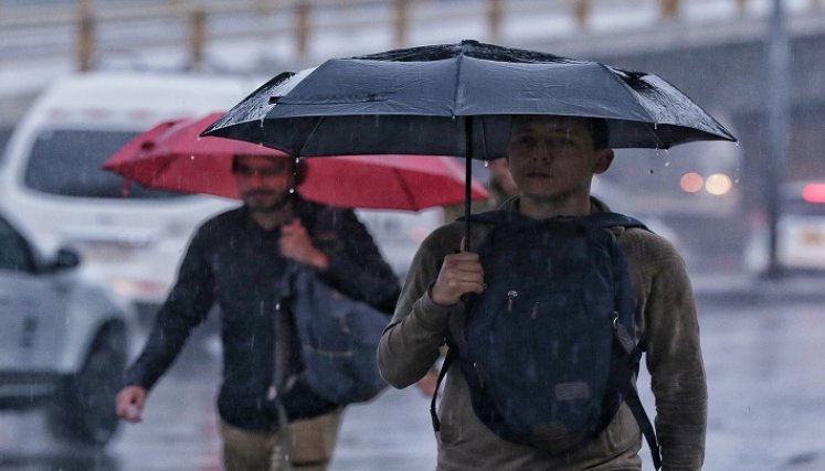 En esta temporada de lluvias, la principal recomendación para la comunidad es evitar la exposición en ríos, quebradas y zonas de ladera./FOTO: Colprensa