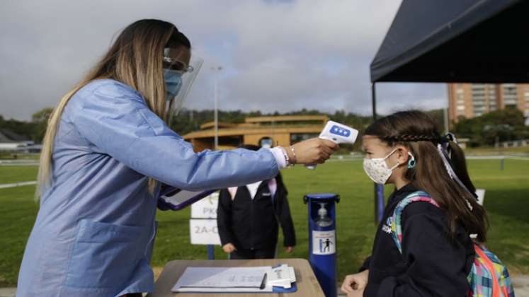 ‘Por favor, envíe a su hijo al colegio./FOTO:  Fotos Cortesía ICN con un hijo. 