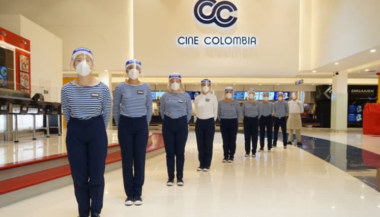 La empresa había anunciado la reapertura de sus salas de cine en el país para el sábado, 1 de mayo. / Foto: Colprensa