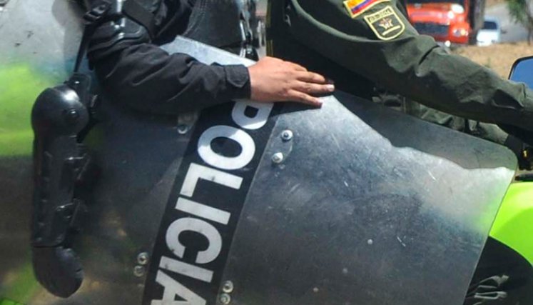La situación deja un efectivo herido, al que debieron auxiliar en ambulancia, así como un gran número de moradores afectados por los gases. / Foto: Archivo