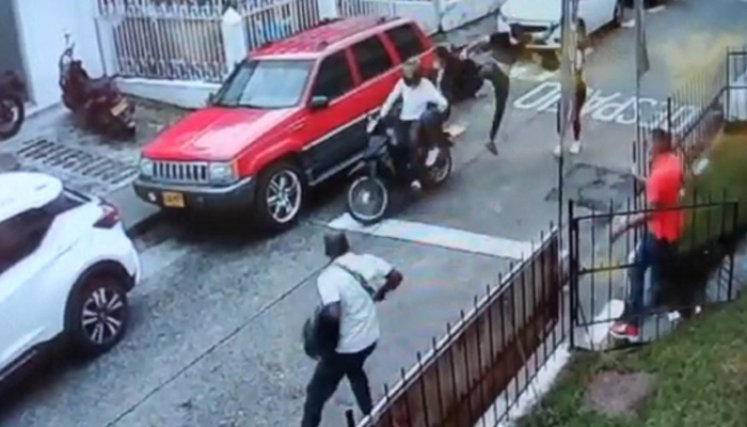 El video ha sido compartido y comentado por los internautas, porque además la narración que hacen es muy divertida. / Foto: Captura de video