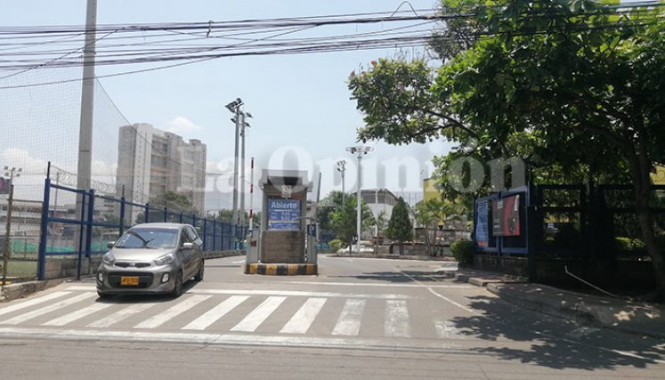 El almacén carece de vigilantes en las dos entradas y salidas que existen.