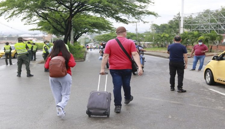 La vía al aeropuerto fue cerrada por los taxistas./Foto: Juan Pablo Cohen