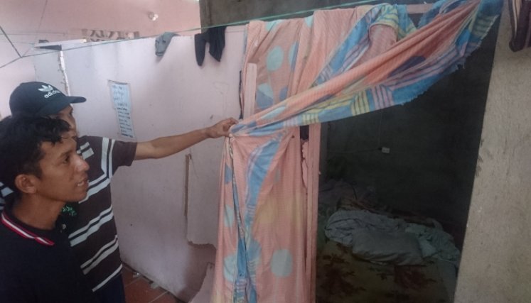 En pequeños espacios migrantes venezolanos viven hacinados. 