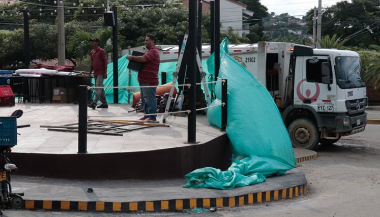 La lona verde fue retirada tan pronto como se terminaron las adecuaciones. El negocio abrirá puertas dentro de poco.