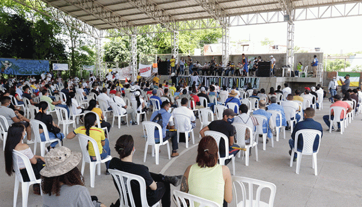 Aspecto del cabildo abierto que se cumplió ayer en el Centro Integral Comunitario del barrio San Antonio de El Zulia. / Foto Alfredo Estévez/ La Opinión 