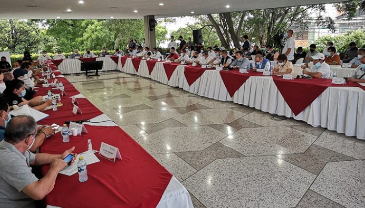Hoy se reanudan las negociaciones del paro campesino en la mesa que aborda los temas agrarios y minero.