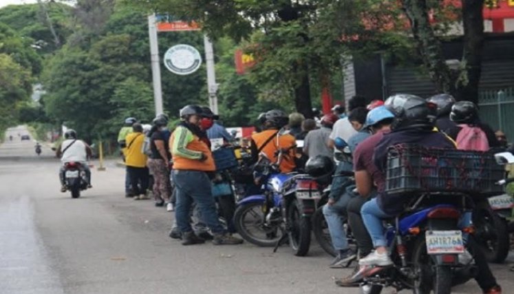 Surtir combustible en Táchira: Una lotería 3 veces por semana./Foto: La Opinión