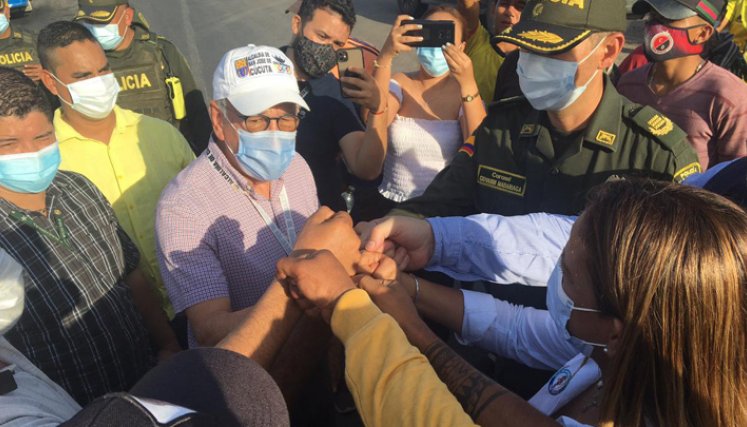 Los campesinos y demás habitantes de la zona habían bloqueado la vía que conecta a Cúcuta con el Catatumbo, en el marco del Paro Nacional, pidiendo al Gobierno Nacional, pidiendo que atiendan las necesidades que tienen, especialmente la rehabilitación de la carretera. / Foto: Alcaldía de Cúcuta