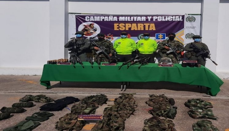 La Fuerza de Tarea Vulcano del Ejército y la Policía hallaron el material de guerra.