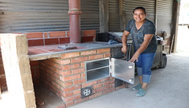 Se trata de la construcción de estufas reductoras de humo de las cuales ya han instalado 699 en 14 municipios del Catatumbo./Foto: cortesía