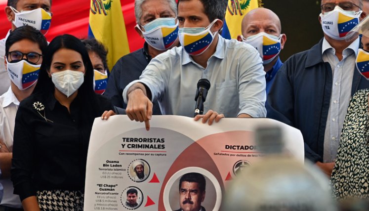 Juan Guaidó estuvo negado a la posibilidad de reanudar conversaciones con Maduro hasta que esta semana planteó una negociación con observación internacional y pidió nuevas elecciones presidenciales y parlamentarias a cambio del "levantamiento progresivo" de sanciones. / Foto: AFP