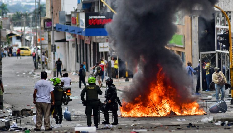 Se han incautado 138 armas de fuego, 100 armas traumáticas y 5.000 armas cortopunzantes y han resultado 540 policías lesionados, según las autoridades. / Foto: Colprensa