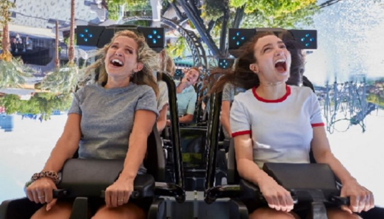 Jurassic World, la montaña rusa más feroz