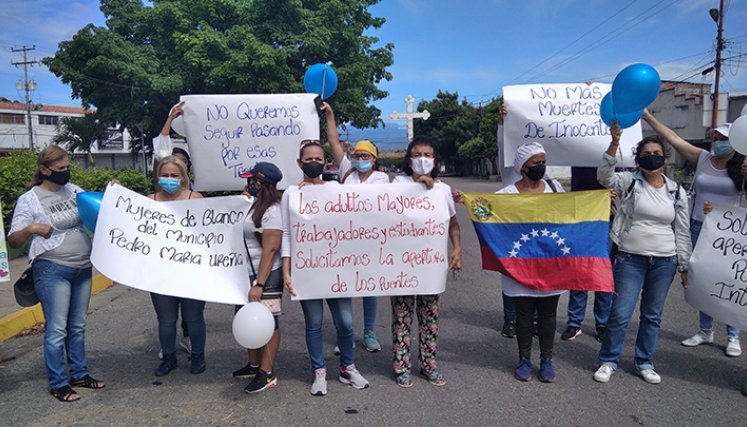 Piden la apertura del transito binacional de personas y mercancías.