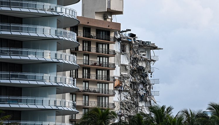 Edificio en la ciudad de Surfside