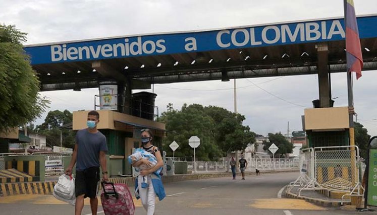 De un solo lado, el colombiano, se abrió la frontera con Venezuela./Foto Alfredo Estévez