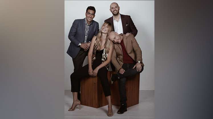 Claudia Bahamón es la cara amable de este reality de RCN Televisión. Repiten los jurados: Christopher Carpentier, Nicolás de Zubiría y Jorge Rausch./ Fotos Instagram.