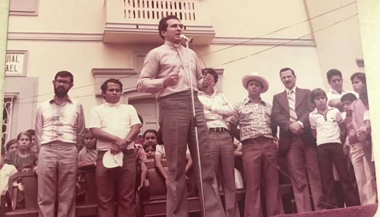 Monseñor Pedro Botello.