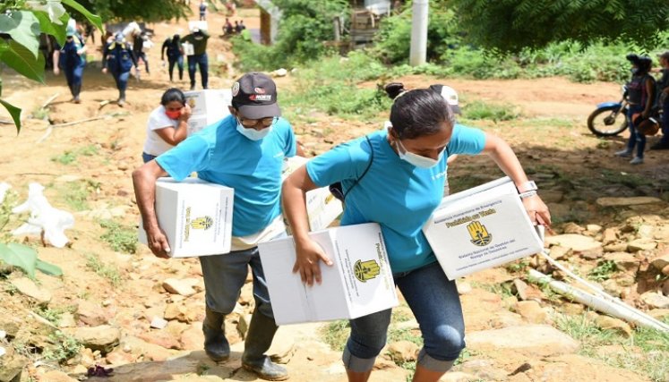 79 kits de emergencia fueron entregados en la comunidad. 