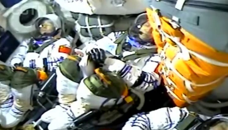 Los tres astronautas chinos a bordo de la nave espacial Shenzhou-12 entraron hoy jueves en el módulo central Tianhe./Foto: Colprensa