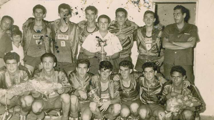 Este equipo que aparece en la gráfica fue Campeón Juvenil en Neiva en 1963.