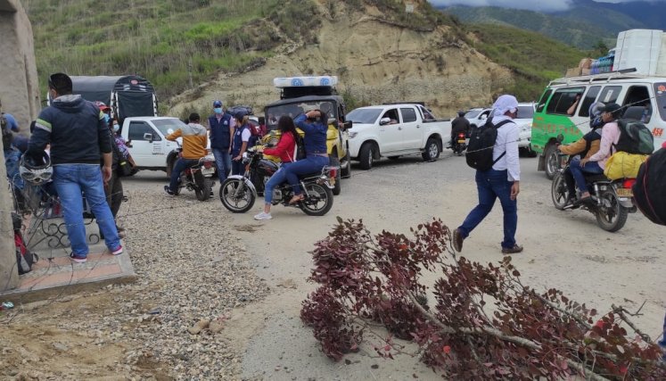 Los campesinos se apostaron en la Ye de la Playa de Belén a la espera de una solución./Foto Cortesía