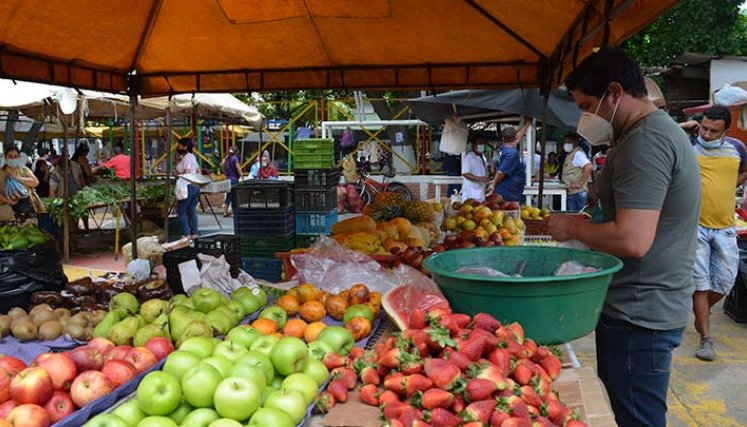 El mercado va a siete sectores distintos cada día de la semana./Foto Laura Serrao