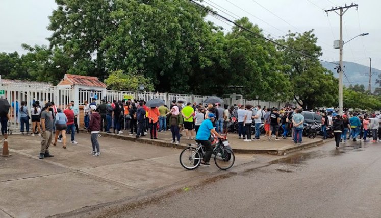 Se registraron grandes aglomeraciones hoy domingo en horas de la mañana.