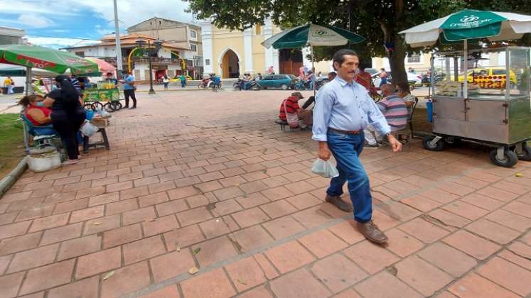 Las personas no creen en el virus. / Cortesía/ La Opinión 