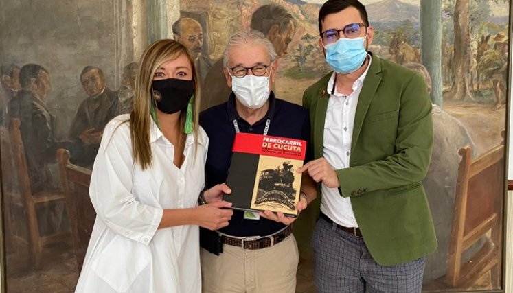 La representante Katherine Miranda se reunió con el alcalde Jairo Yáñez./Foto cortesía La Opinión
